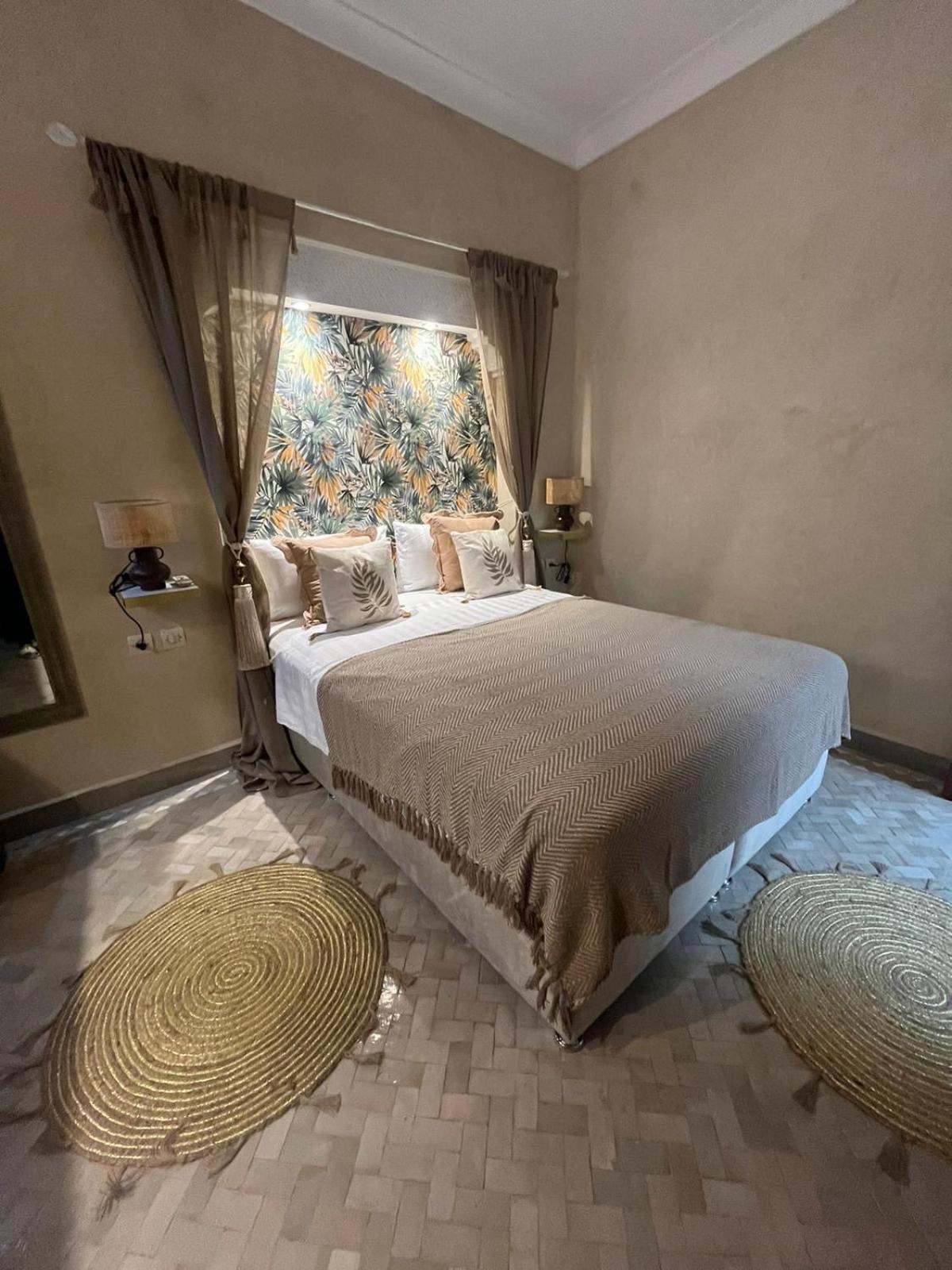 Riad Amazing Amazigh Avec Jacuzzi Petit Dejeuner Compris Avec Aussi Chambres Familiales Pres De La Place Jemaa El Fna Marrákes Kültér fotó