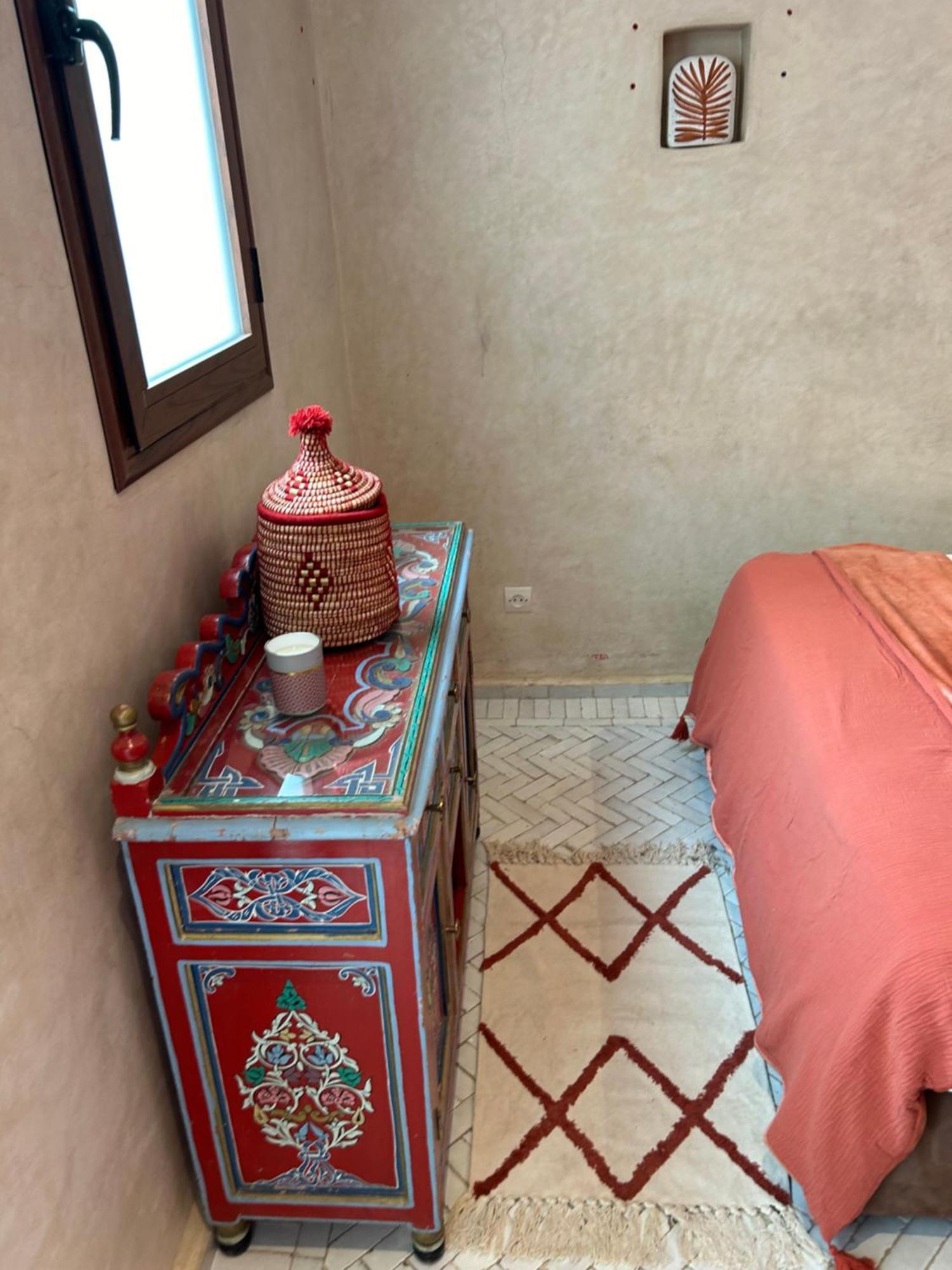 Riad Amazing Amazigh Avec Jacuzzi Petit Dejeuner Compris Avec Aussi Chambres Familiales Pres De La Place Jemaa El Fna Marrákes Kültér fotó