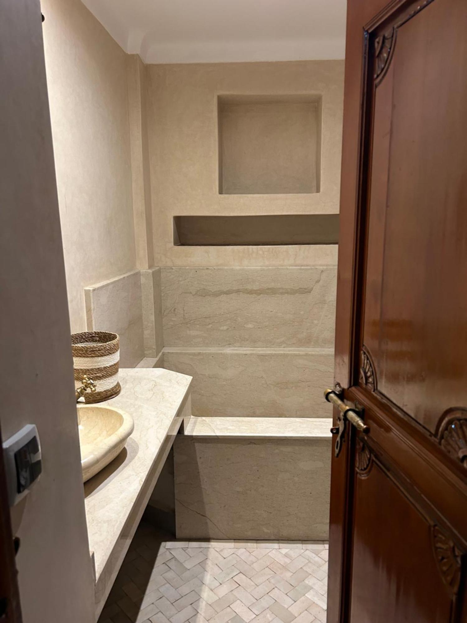 Riad Amazing Amazigh Avec Jacuzzi Petit Dejeuner Compris Avec Aussi Chambres Familiales Pres De La Place Jemaa El Fna Marrákes Kültér fotó