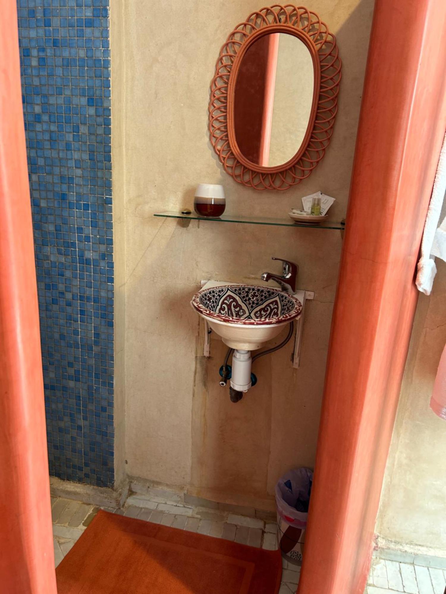 Riad Amazing Amazigh Avec Jacuzzi Petit Dejeuner Compris Avec Aussi Chambres Familiales Pres De La Place Jemaa El Fna Marrákes Kültér fotó