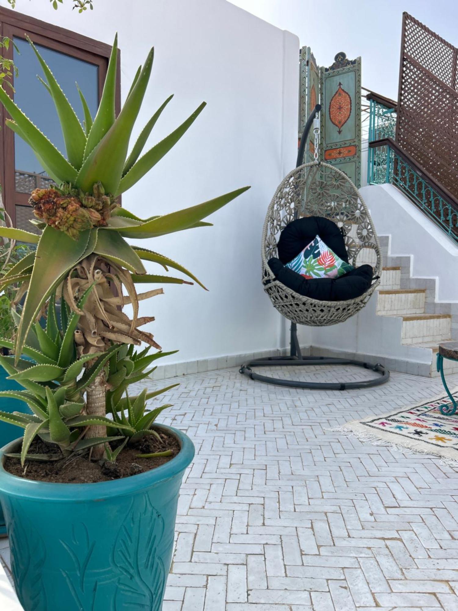 Riad Amazing Amazigh Avec Jacuzzi Petit Dejeuner Compris Avec Aussi Chambres Familiales Pres De La Place Jemaa El Fna Marrákes Kültér fotó