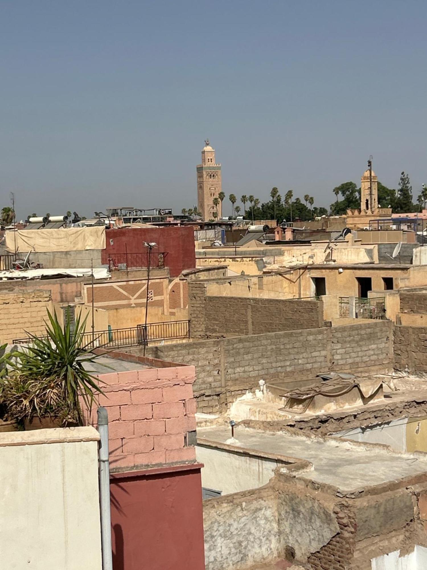 Riad Amazing Amazigh Avec Jacuzzi Petit Dejeuner Compris Avec Aussi Chambres Familiales Pres De La Place Jemaa El Fna Marrákes Kültér fotó